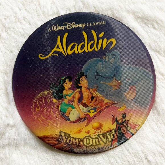 🔮 5/$25 Vintage Disney Aladdin Lenticular Pin‎ - Picture 1 of 3